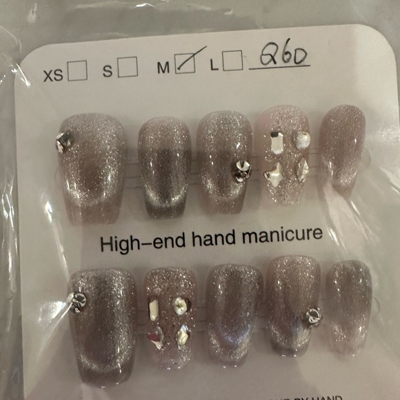 Assorted Press-On Nail Set - Picture 13 of 16